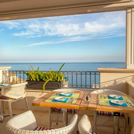 Piccolo Grand Hotel