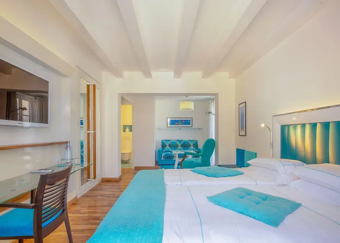 Piccolo Grand מלון