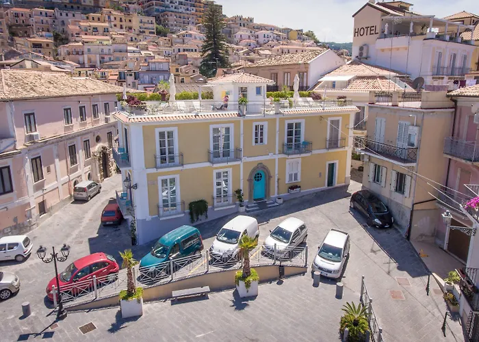 מלון Piccolo Grand 4*